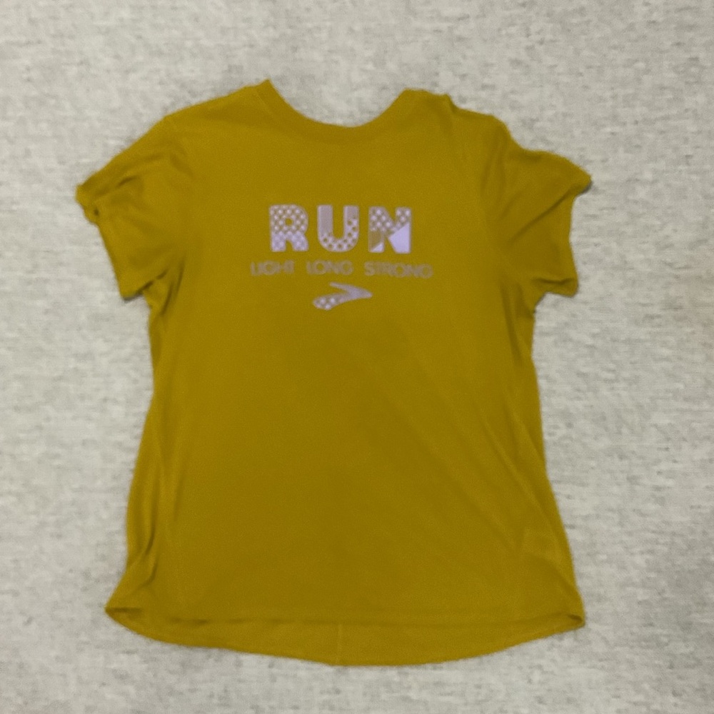 Brooks Mustard 'Run' Graphic Tee
